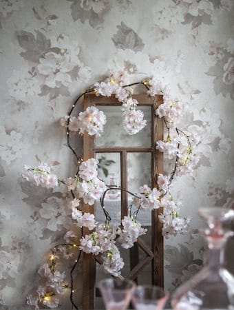 CherryFlower Girlander 180 cm - transparent rosa - Belysning - Dekorasjonsbelysning - Dekorativ innendørsbelysning - Partyslynge