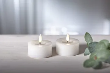 Flamme Flow LED-telys 2-pakning 7 cm - hvit - Belysning - Dekorasjonsbelysning - Dekorativ innendørsbelysning - Batteridrevne lys