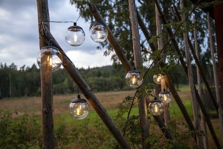 Globe solcellelysslynge 10 cm - svart og transparent - Belysning - Dekorasjonsbelysning - Dekorativ utendørsbelysning - LED-belysning utendørs