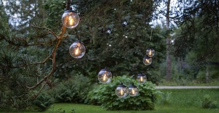 Globe solcellelysslynge 10 cm - svart og transparent - Belysning - Dekorasjonsbelysning - Dekorativ utendørsbelysning - LED-belysning utendørs
