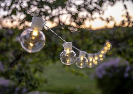 Partaj lysslynge - transparent med hvit kabel - Belysning - Dekorasjonsbelysning - Dekorativ utendørsbelysning - Lyslenke utendørs