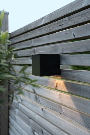 Wally Cube solcellevegglykt 10 cm - svart - Belysning - Dekorasjonsbelysning - Dekorativ utendørsbelysning - LED-belysning utendørs