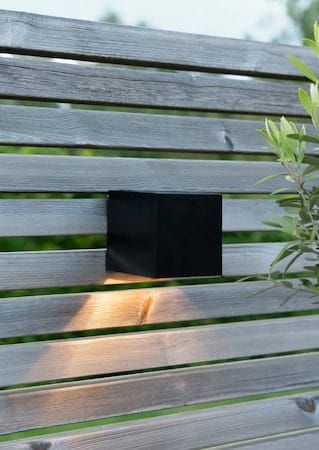 Wally Cube solcellevegglykt 10 cm - svart - Belysning - Dekorasjonsbelysning - Dekorativ utendørsbelysning - LED-belysning utendørs