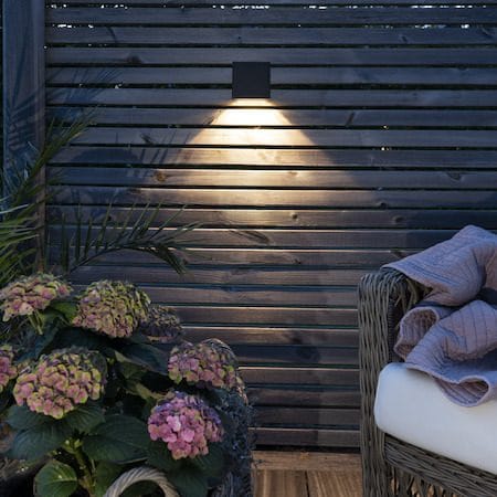 Wally Cube solcellevegglykt 10 cm - svart - Belysning - Dekorasjonsbelysning - Dekorativ utendørsbelysning - LED-belysning utendørs