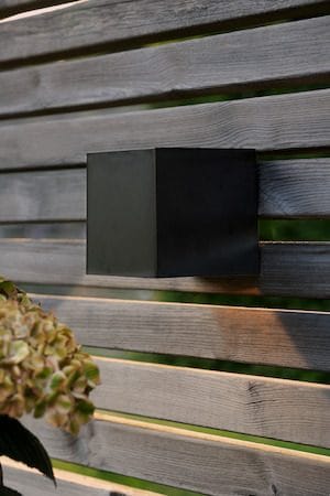 Wally Cube solcellevegglykt 10 cm - svart - Belysning - Dekorasjonsbelysning - Dekorativ utendørsbelysning - LED-belysning utendørs