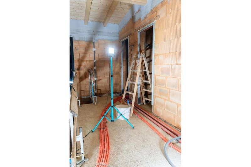 Arbeidsbelysning Eglo LED-Stativstrålkaster 52W - Belysning - Innendørsbelysning & Lamper - Bordlampe - Skrivebordslampe & kontorlampe