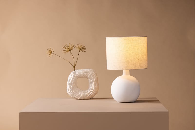 Bordlampe Makiko 51 cm - Beige - Bordlampe - Vinduslampe på fot - Lamper gang - Nattbordslampe stående - Vinduslampe