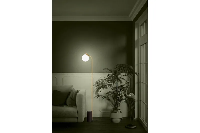 Gulvlampe Eglo Betulia Svart/Messing Opalhvit - Belysning - Innendørsbelysning & Lamper - Gulvlampe