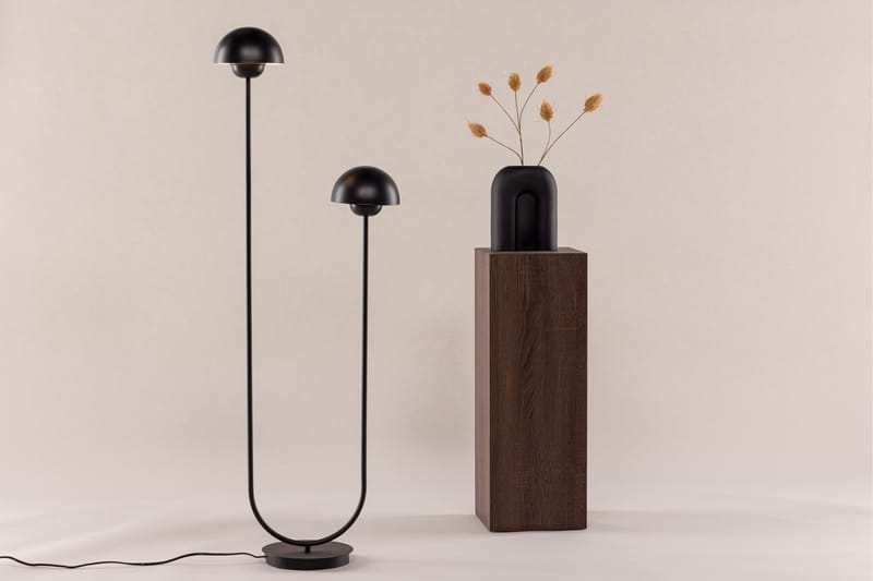Lyckorna gulvlampe 120 cm - Svart - Belysning - Innendørsbelysning & Lamper - Gulvlampe
