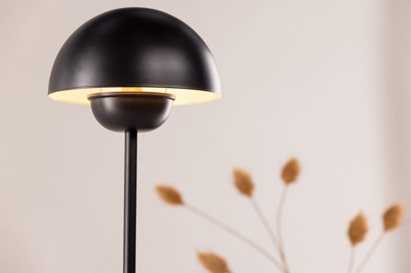Lyckorna gulvlampe 120 cm - Svart - Belysning - Innendørsbelysning & Lamper - Gulvlampe