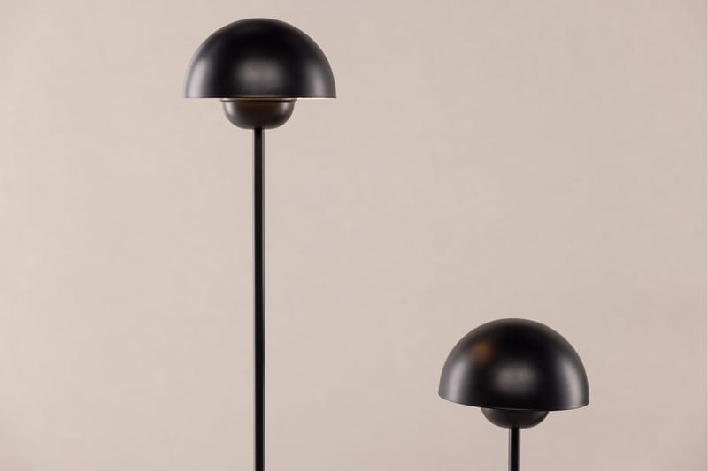 Lyckorna gulvlampe 120 cm - Svart - Belysning - Innendørsbelysning & Lamper - Gulvlampe