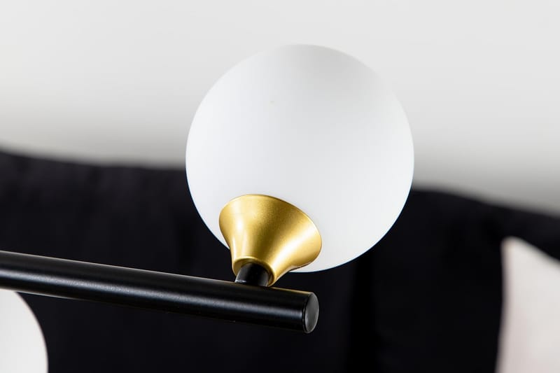 Pendellampe Matran Dimbar LED - Svart/Messing - Taklampe soverom - Kjøkkenlampe & taklampe kjøkken - Lamper gang - Vinduslampe - Pendellamper & Hengelamper - Taklampe stue - Vinduslampe hengende - Taklampe