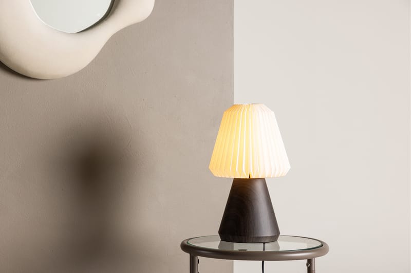 Bordlampe Fjellene 33 cm Brun - VIND - Bordlampe - Vinduslampe på fot - Lamper gang - Nattbordslampe stående - Vinduslampe