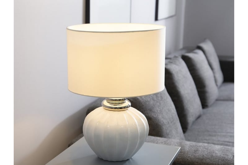 Bordlampe Neris 33 cm - Sølv - Vinduslampe - Bordlampe - Vinduslampe på fot - Nattbordslampe stående - Lamper gang