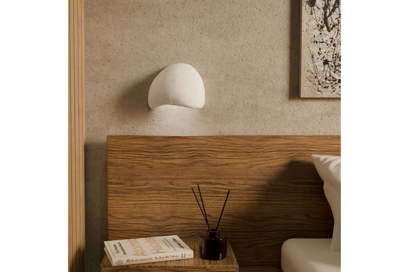 Velora Vegglampe med Arm - Hvit - Belysning - Innendørsbelysning & Lamper - Soveromslampe - Sengelamper - Sengelampe vegg