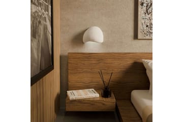 Velora Vegglampe med Arm - Hvit - Belysning - Innendørsbelysning & Lamper - Soveromslampe - Sengelamper - Sengelampe vegg