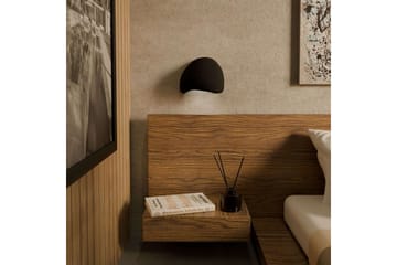 Velora Vegglampe med Arm - Svart - Belysning - Innendørsbelysning & Lamper - Soveromslampe - Sengelamper - Sengelampe vegg