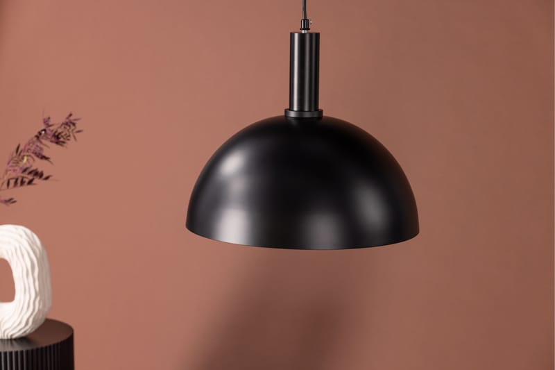 Pendellampe Kanda 27,5 cm - Svart - Taklampe soverom - Kjøkkenlampe & taklampe kjøkken - Lamper gang - Vinduslampe - Pendellamper & Hengelamper - Taklampe stue - Vinduslampe hengende - Taklampe