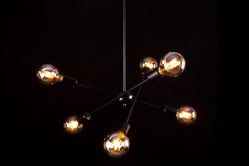 Proton 6 pendel Svart - Scandinavian Choice - Taklampe soverom - Kjøkkenlampe & taklampe kjøkken - Lamper gang - Vinduslampe - Pendellamper & Hengelamper - Taklampe stue - Vinduslampe hengende - Taklampe