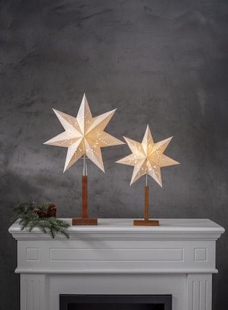 Karo Stjerne på fot 34 cm - Hvit og akasie - Belysning - Julebelysning - Julelys