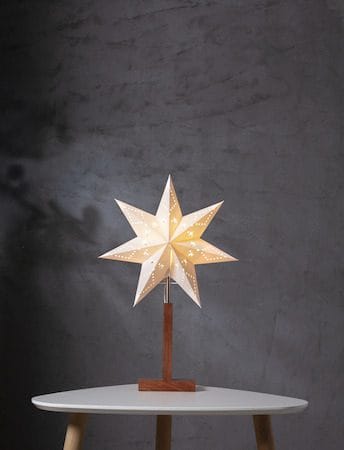 Karo Stjerne på fot 34 cm - Hvit og akasie - Belysning - Julebelysning - Julelys