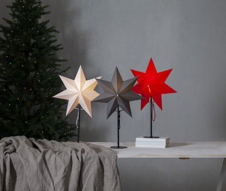Mixa stjerne på fot 50 cm - hvit med svart fot - Belysning - Julebelysning - Julelys