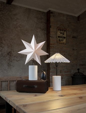 Stila Fot, skjerm og stjerne 35 cm - Hvit med svarte detaljer - Belysning - Julebelysning - Julelys