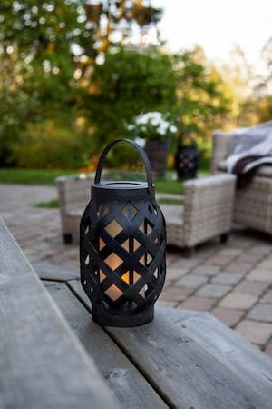 Flame Black lykt 15 cm - svart - Belysning - Utendørsbelysning - Bordlampe utendørs