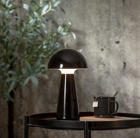 Mushroom Bordlampe 16 cm - blank svart - Belysning - Utendørsbelysning - Bordlampe utendørs
