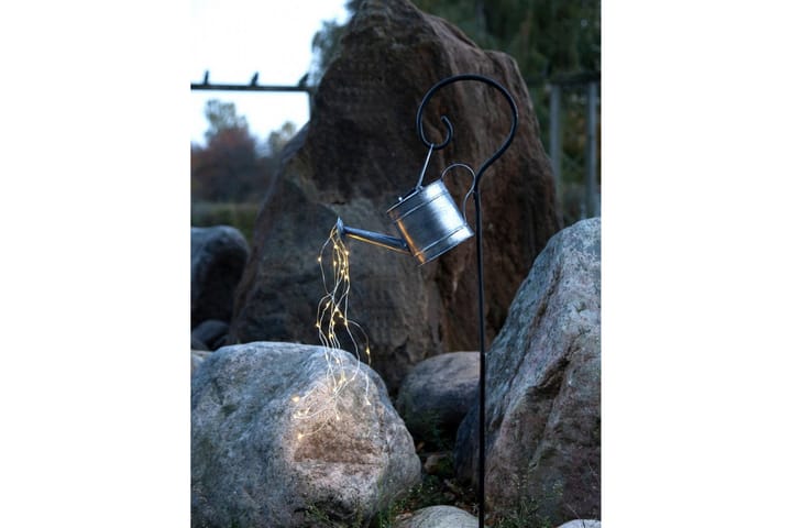 Star Trading Dew Drop Water can Solcellebelysning 80 cm - Hagebelysning - Solcellebelysning