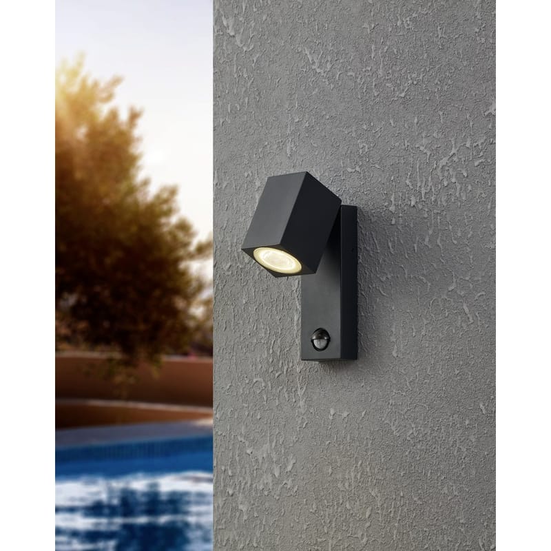 Utvendig vegglampe Sakeda med sensor - Antrasitt - Belysning - Utendørsbelysning - Fasadebelysning & vegglykter