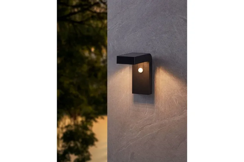 Vegglampe utendørsbelysning Eglo Baracconi med sensor - Svart - Belysning - Utendørsbelysning - Solcellebelysning