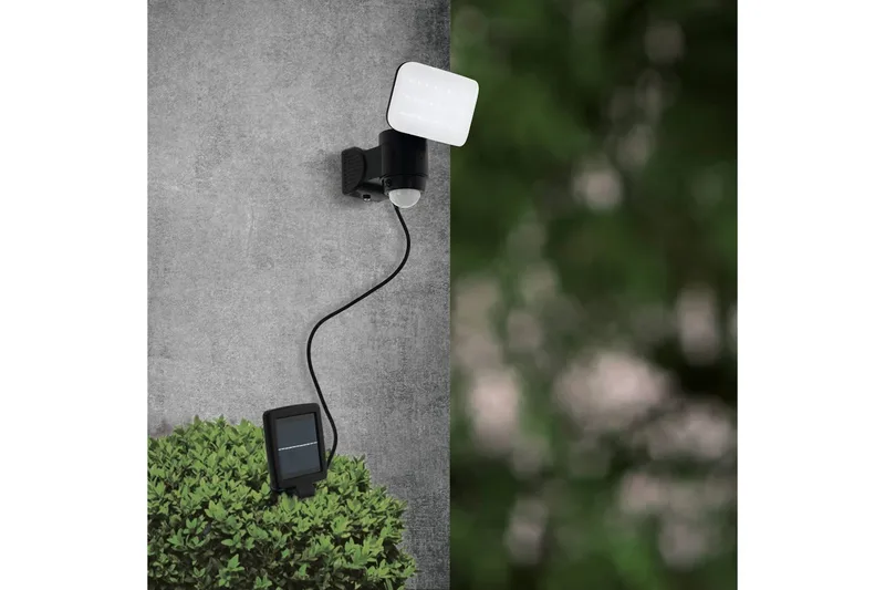 Veggstrålekaster utendørsbelysning Eglo Casabas med sensor svart - Svart/Hvit - Belysning - Utendørsbelysning - Solcellebelysning