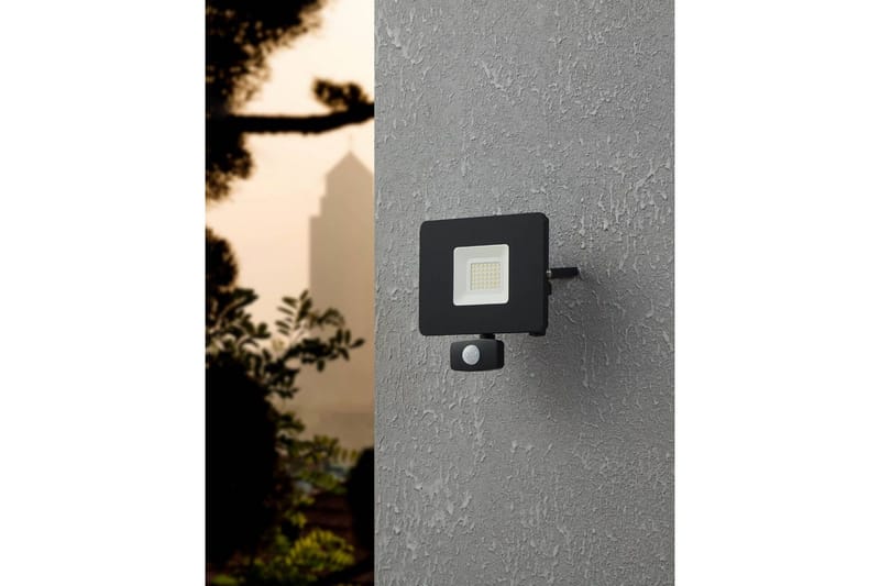 Veggstrålkaster Utendørs Eglo Faedo 3 med Sensor 30W, Svart - Svart - Belysning - Utendørsbelysning - Fasadebelysning & vegglykter