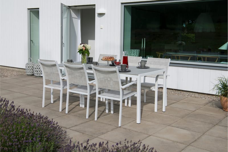 Hillerstorp Hånger stablebar utendørsstol - Hvit - Hagemøbler & utemiljø - Balkong & terrasse - Balkongmøbler - Balkongstoler