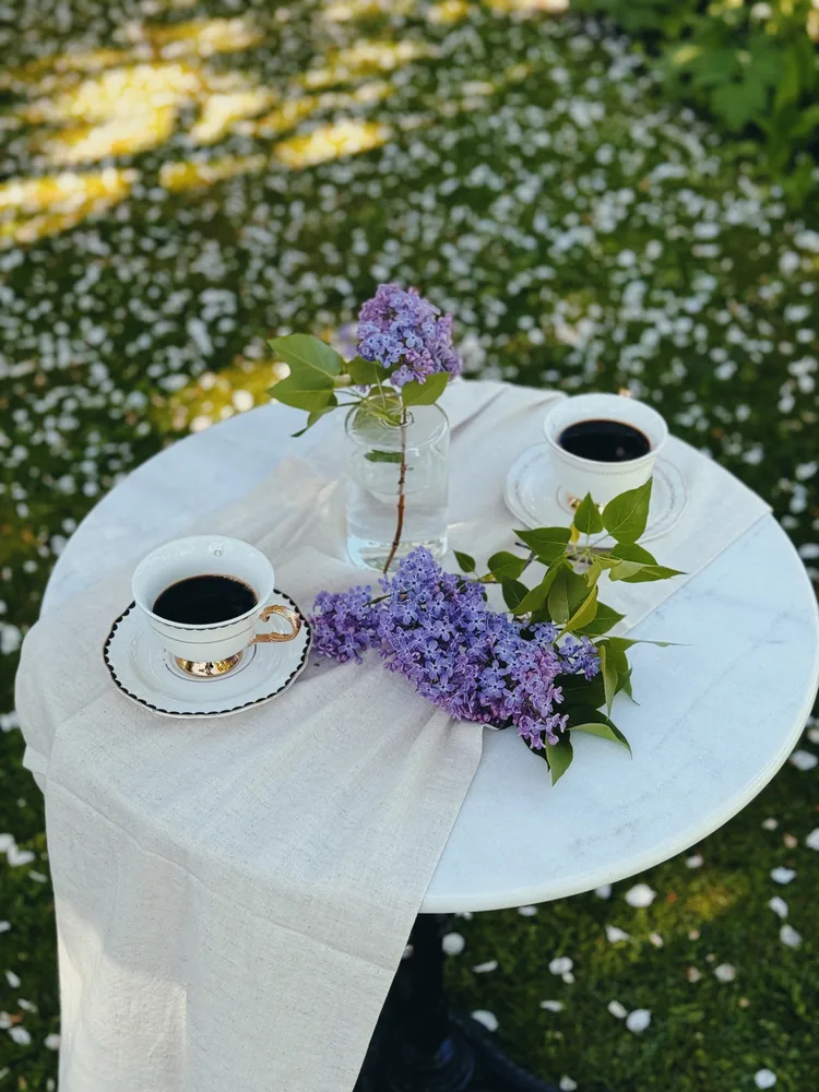 Bord Hillerstorp Glimminge Ø60 cm - Svart - Hagemøbler & utemiljø - Balkong & terrasse - Balkongmøbler - Balkongbord