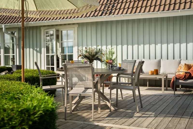 Bord Hillerstorp Hånger Ø140 cm - Grå - Hagemøbler & utemiljø - Hagebord - Spisebord ute