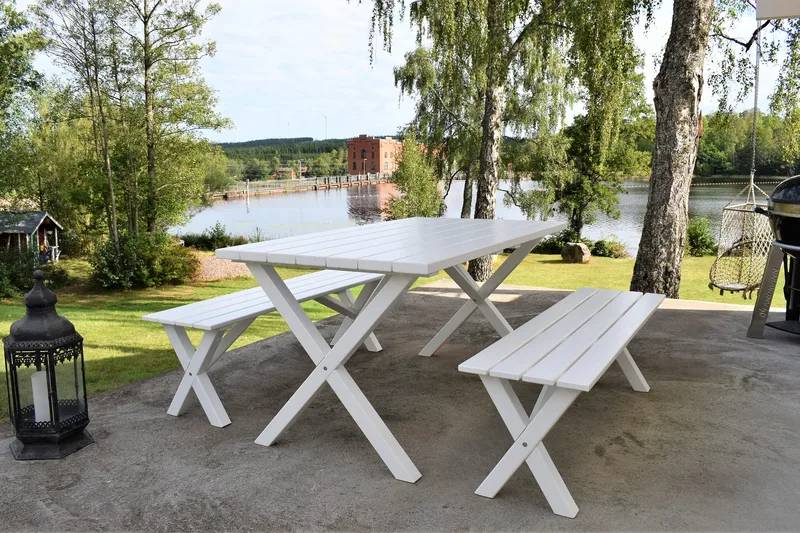 Spisegruppe Scottsdale 150 cm + 2 Benker 140 cm Hvit - KWA - Hagemøbler & utemiljø - Hagebord - Piknikbord