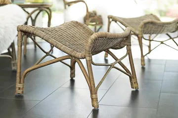 Hillerstorp Praktö rundt sidebord og avlastningsbord utendørs 50 cm naturrotting glass - Lysebrun - Hagemøbler & utemiljø - Hagebord - Sidebord utendørs