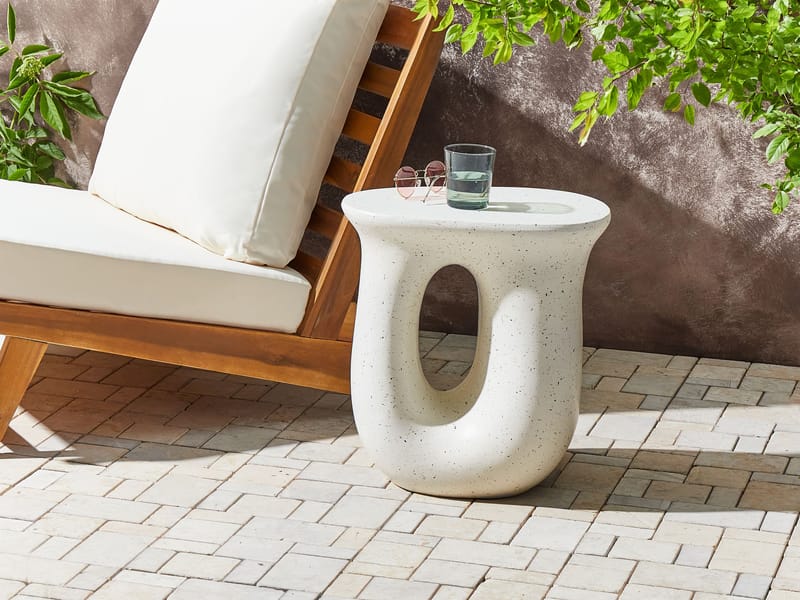 Sidebord utendørs Idro 42 cm terrazzoeffekt - Hvit - Hagemøbler & utemiljø - Hagebord - Sidebord utendørs