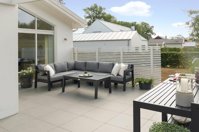 Hillerstorp Stoltö spisebord og sofabord utendørs 120 cm furu tre - Svart - Hagemøbler & utemiljø - Hagebord - Loungebord & Sofabord utendørs