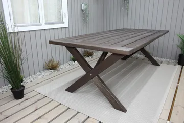 Hains Fasta Spisebord 220 cm - Brun - Hagemøbler & utemiljø - Hagebord - Spisebord ute