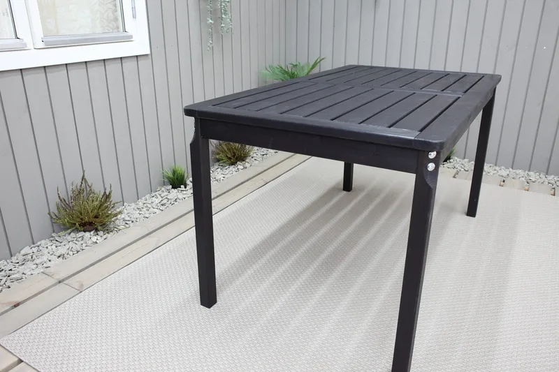 Olivio Spisebord 135x77 cm - Svart - Hagemøbler & utemiljø - Hagebord - Spisebord ute
