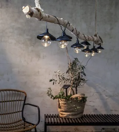 Globe Shade solcellelysslynge 180 cm, svart og transparent