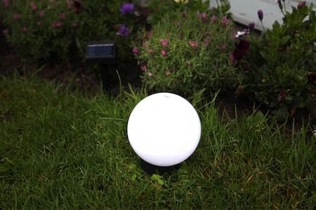 Globus solcelledekorasjon 15 cm - hvit - Hagemøbler & utemiljø - Hagedekorasjon & utemiljø - Hagebelysning