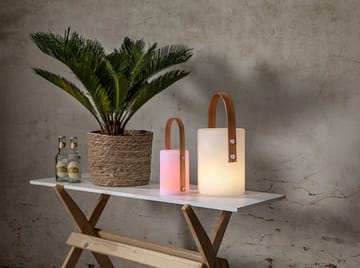 Lucie Lykt 19 cm - hvit med brunt håndtak - Hagemøbler & utemiljø - Hagedekorasjon & utemiljø - Hagefigurer & hagepynt - Utelykt