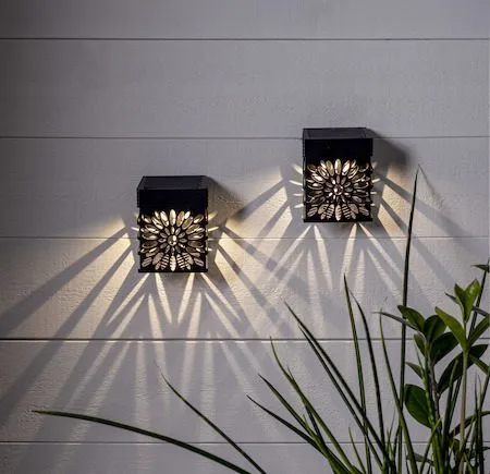 Izola Wall 2-pakning solcellevegglykt 7,5 cm, svart