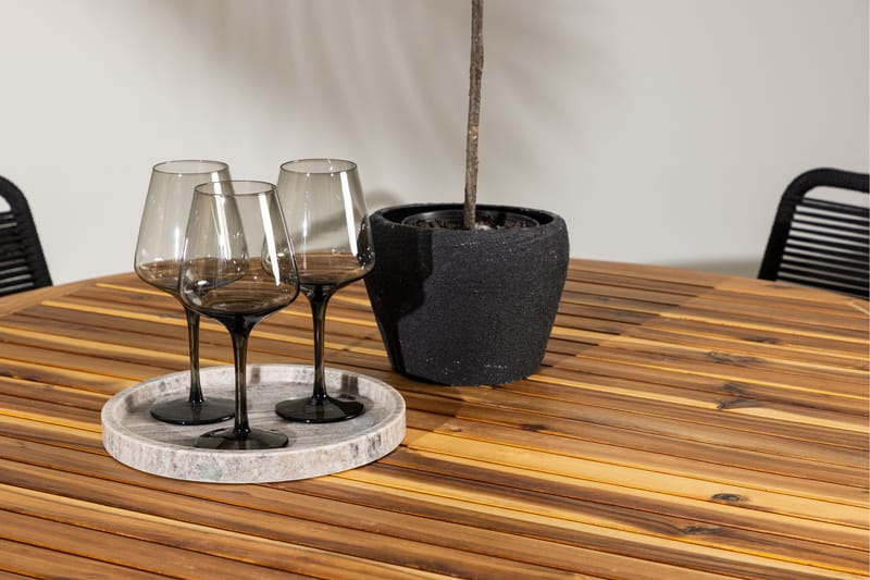 Lumpur Spisegruppe Rund 120 cm + 4 stk Linero Spisestoler Svart - Hagemøbler & utemiljø - Hagegruppe - Spisegrupper hage