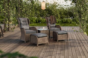 Cafésett Marcus med 2 Ørelapplenestoler m Fotskammel + Pute - Grå - Hagemøbler & utemiljø - Hagegruppe - Cafemøbler & cafesett