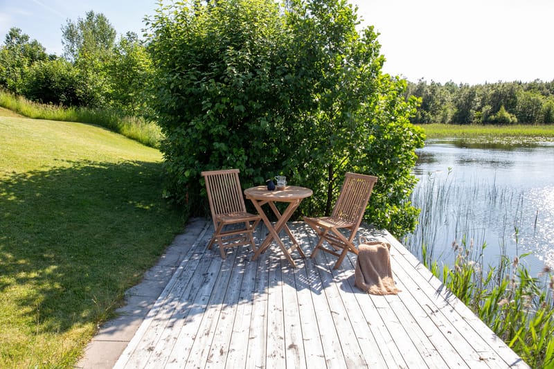 Kenya Cafégruppe Rund 70 cm + 2 Kenya Sammenleggbar Stol, Brun